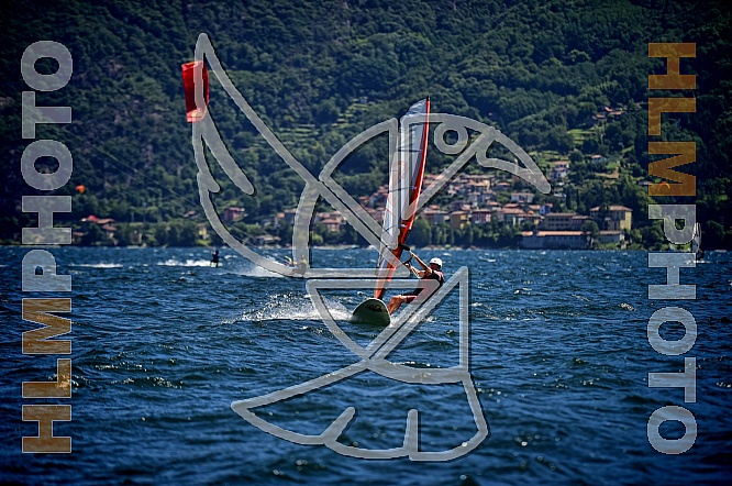 KITE & WINDSURF