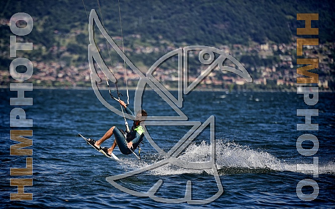 KITE & WINDSURF