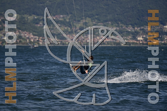 KITE & WINDSURF