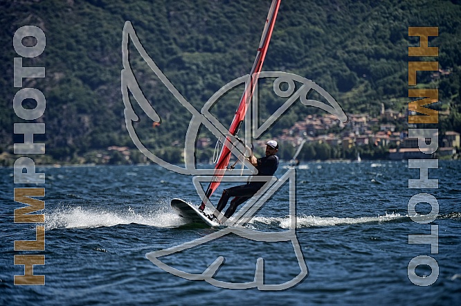 KITE & WINDSURF
