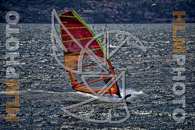 KITE & WINDSURF